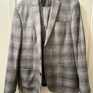 Men’s 3pc Murano Wool Suit sized: XL